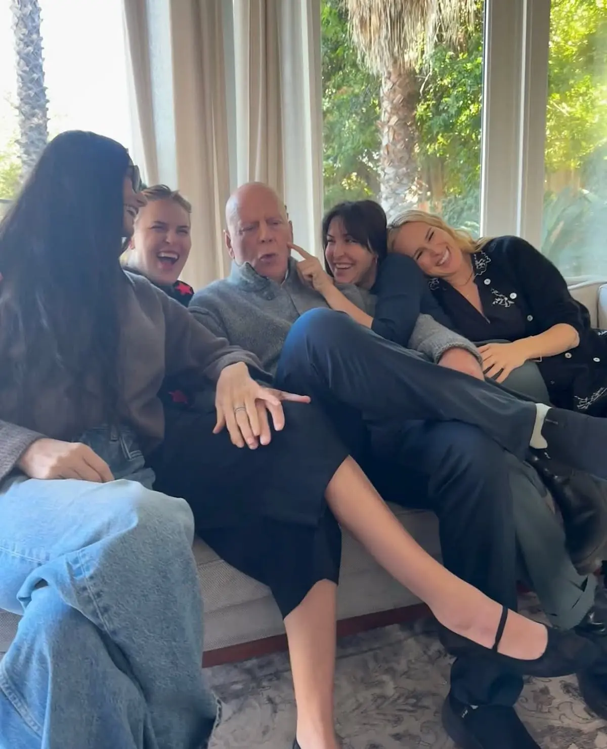 Bruce Willis con sus hijas