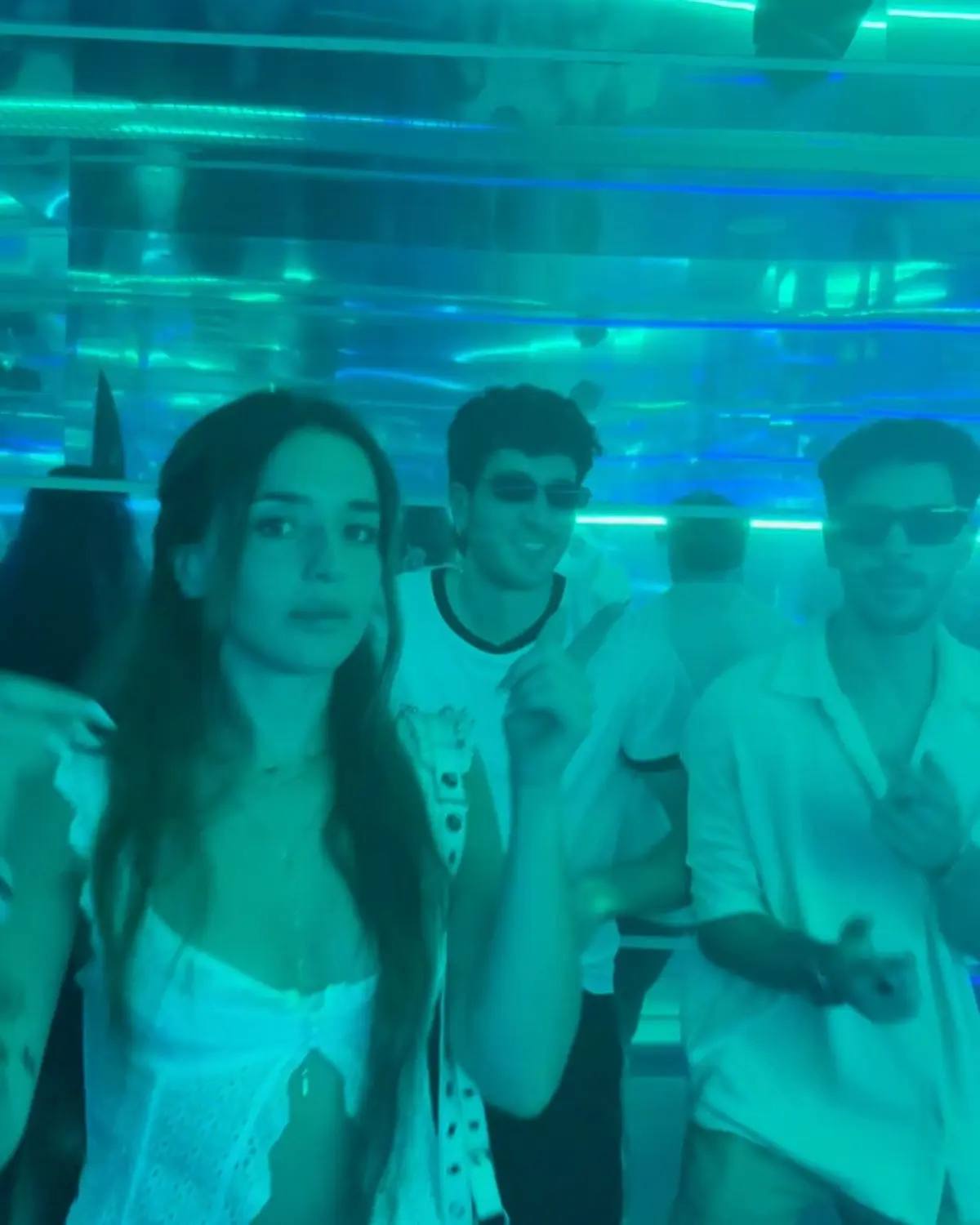 Sebastián Yatra y Lola Índigo en Ibiza 1