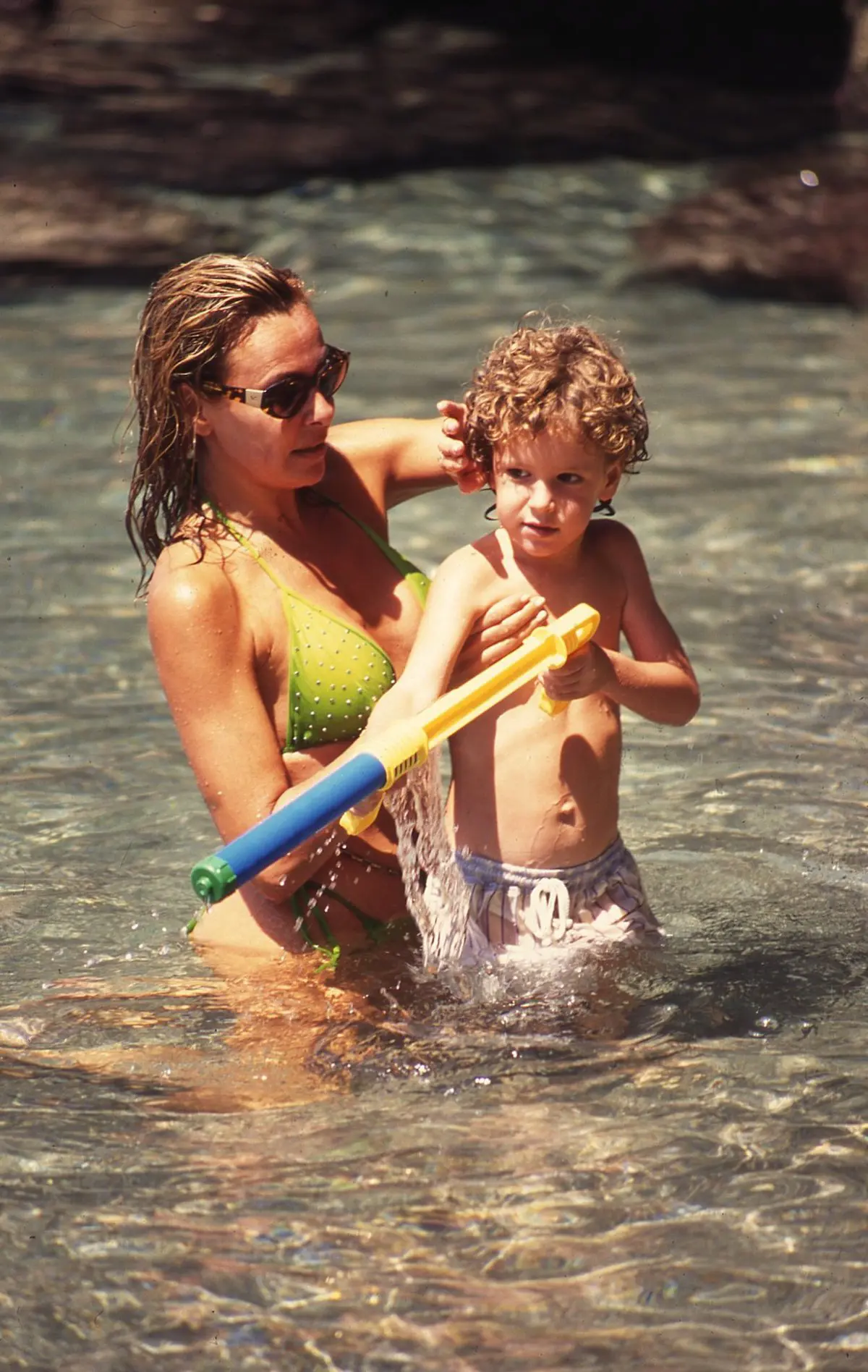 Ana Obregon con hijo peque