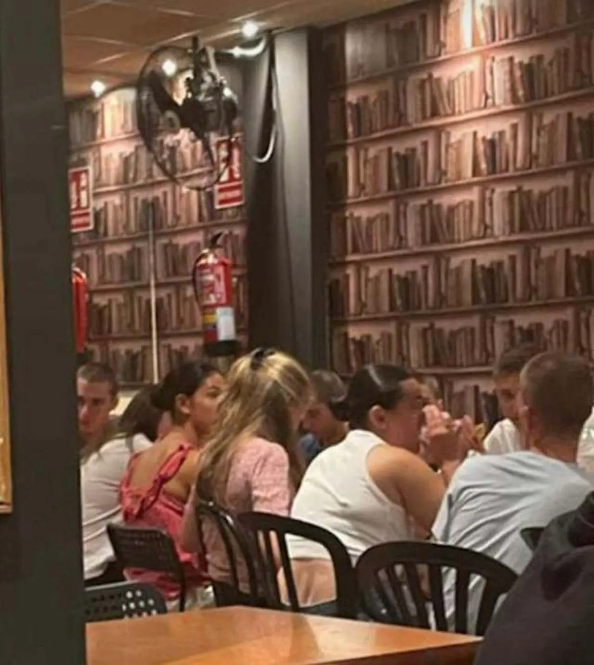 Leonor con amigos