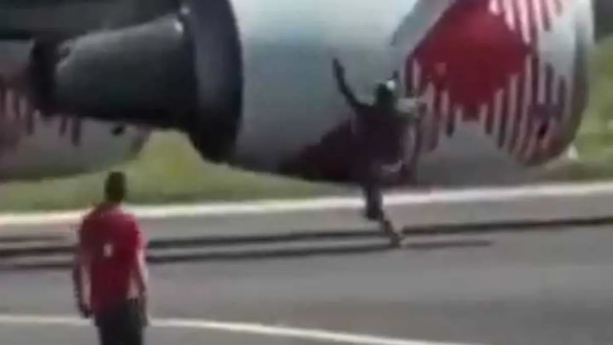 Hombre succionado por avion 4
