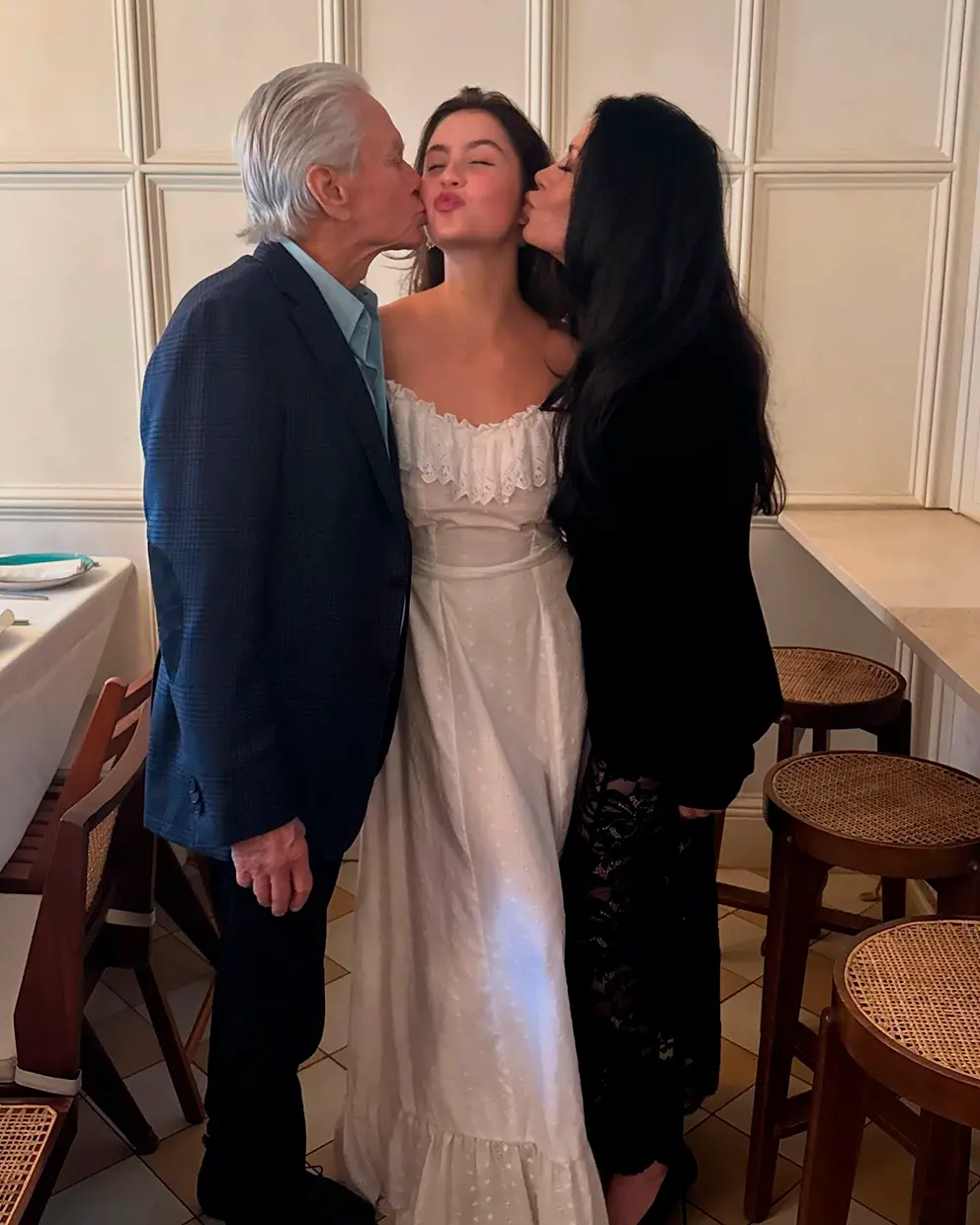 Michael Douglas y Catherine Zeta-Jones con su hija Carys.