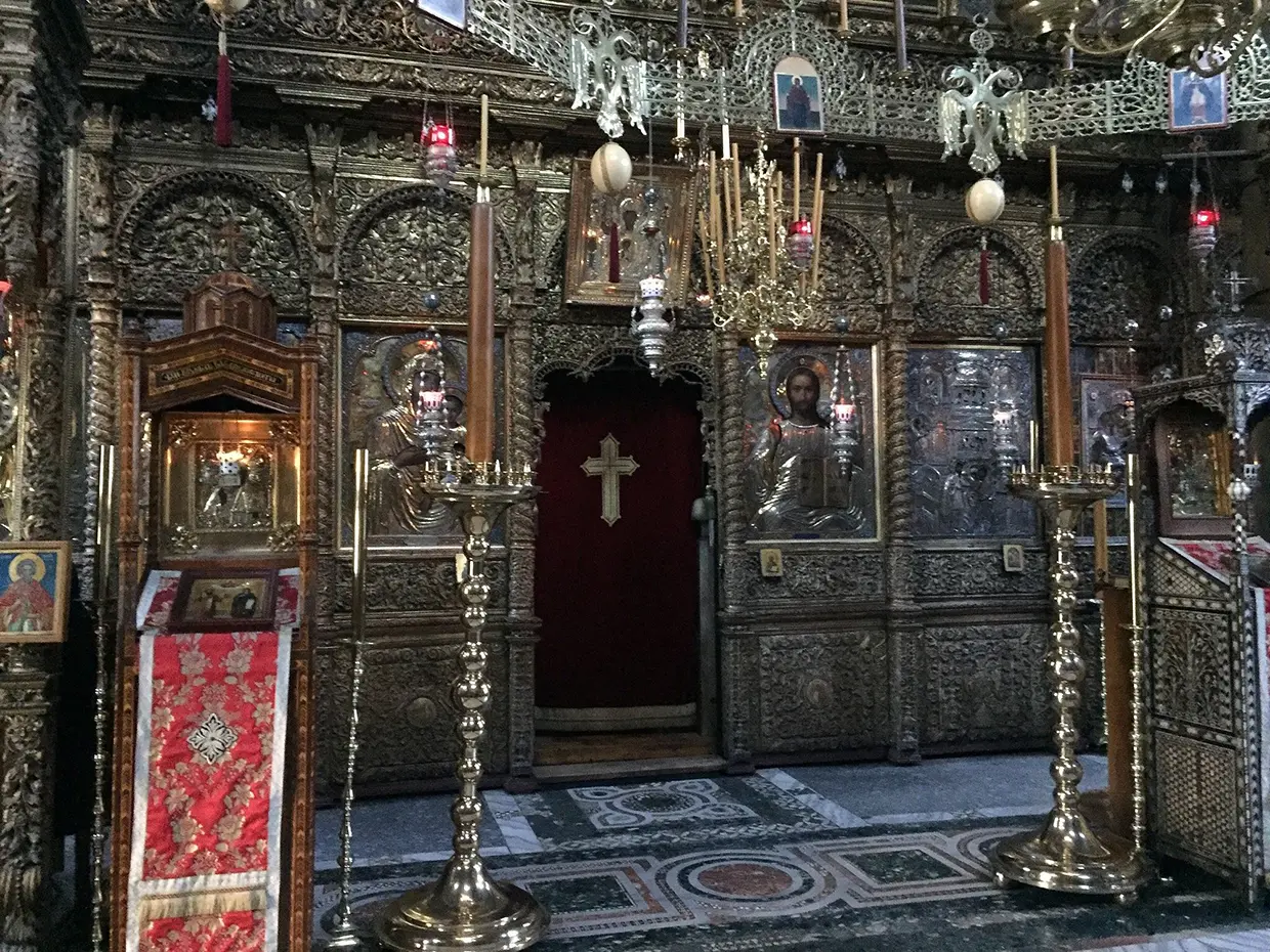 Altar de un monasterio de Grecia