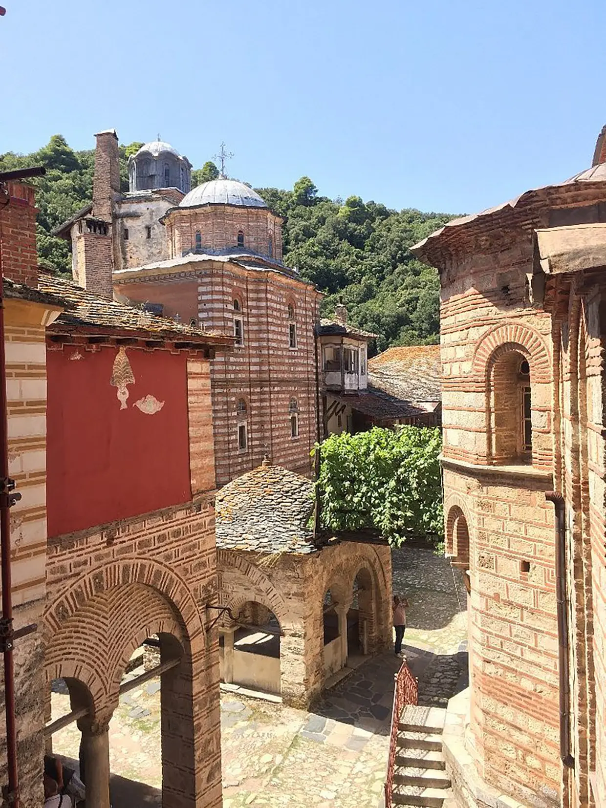 Casas de un monasterio de Grecia