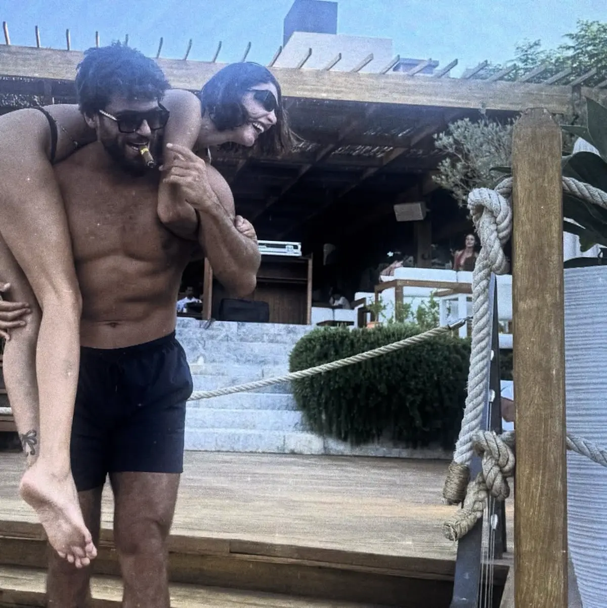 Can Yaman y su novia 1
