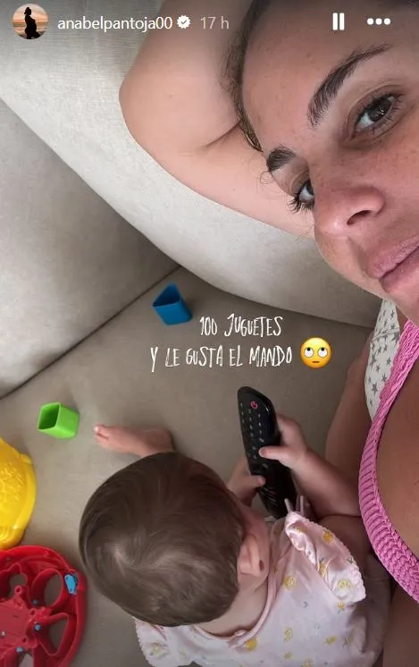 Anabel Pantoja con Alma.