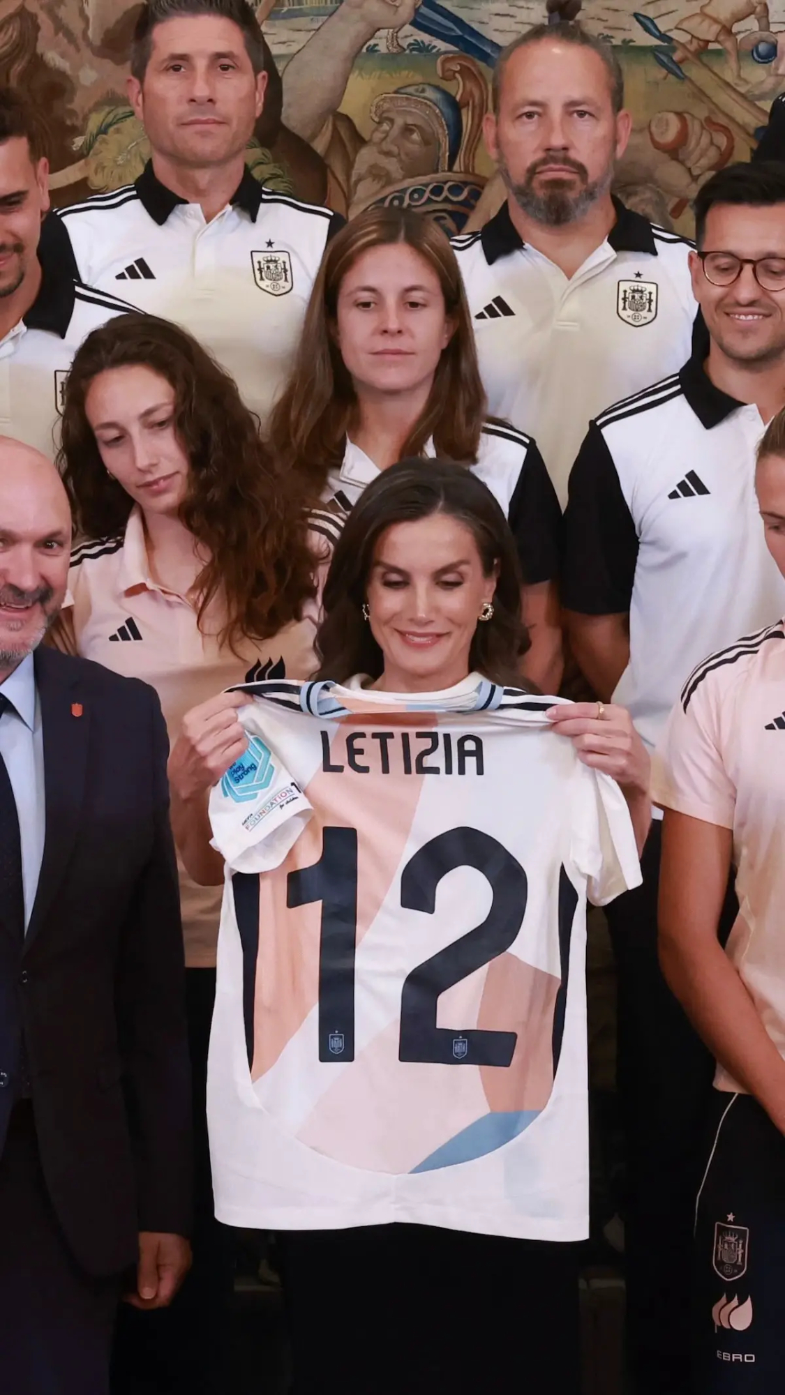 Letizia con una camiseta de la selección española