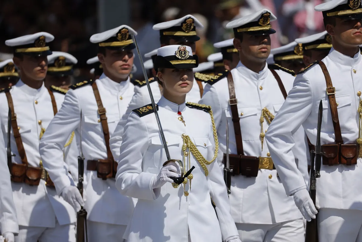 Felipe VI otorga a Leonor la Gran Cruz del Mérito Naval.