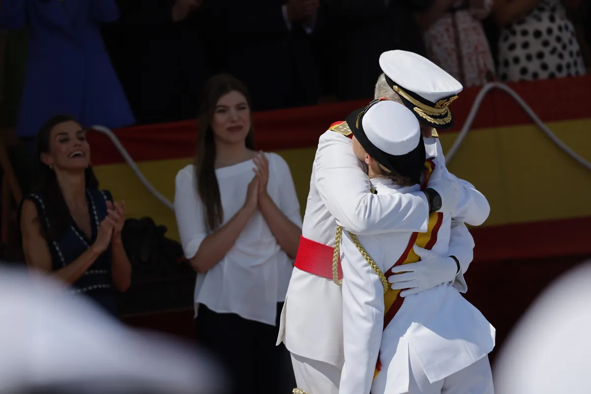 Felipe VI otorga a Leonor la Gran Cruz del Mérito Naval.