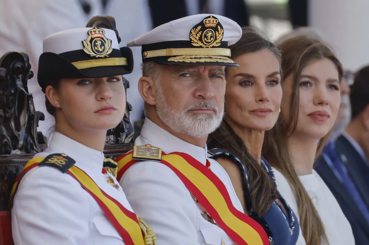 Felipe VI otorga a Leonor la Gran Cruz del Mérito Naval.