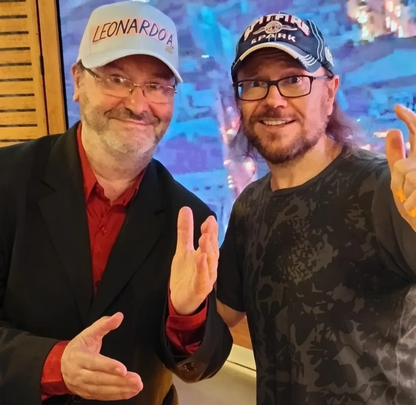Leonardo Dantés en la actualidad, con Santiago Segura.
