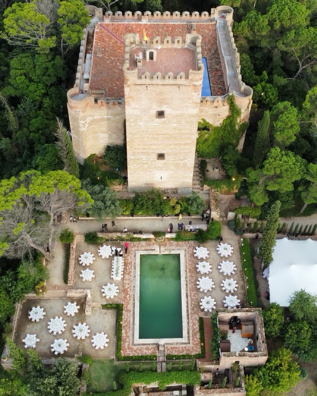 El precioso castillo donde se han casado Jaime Cantizano y Miguel García Golding