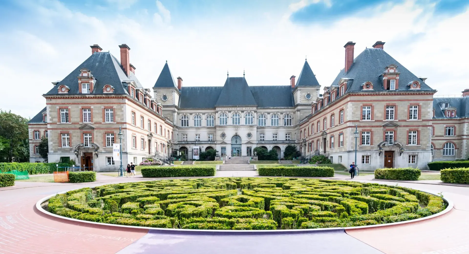 El campus de París de la universidad a la que irá la infanta Sofía.