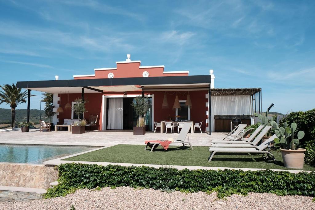 Nos colamos en la preciosa casa de Menorca donde Nuria Roca pasa sus vacaciones con su familia