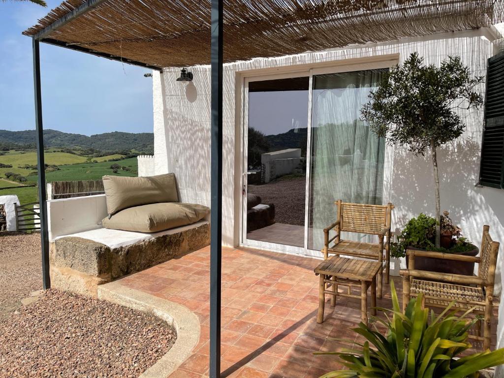Nos colamos en la preciosa casa de Menorca donde Nuria Roca pasa sus vacaciones con su familia