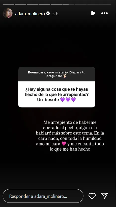 Adara Molinero en un story explicando que se arrepiente de su operación de pecho