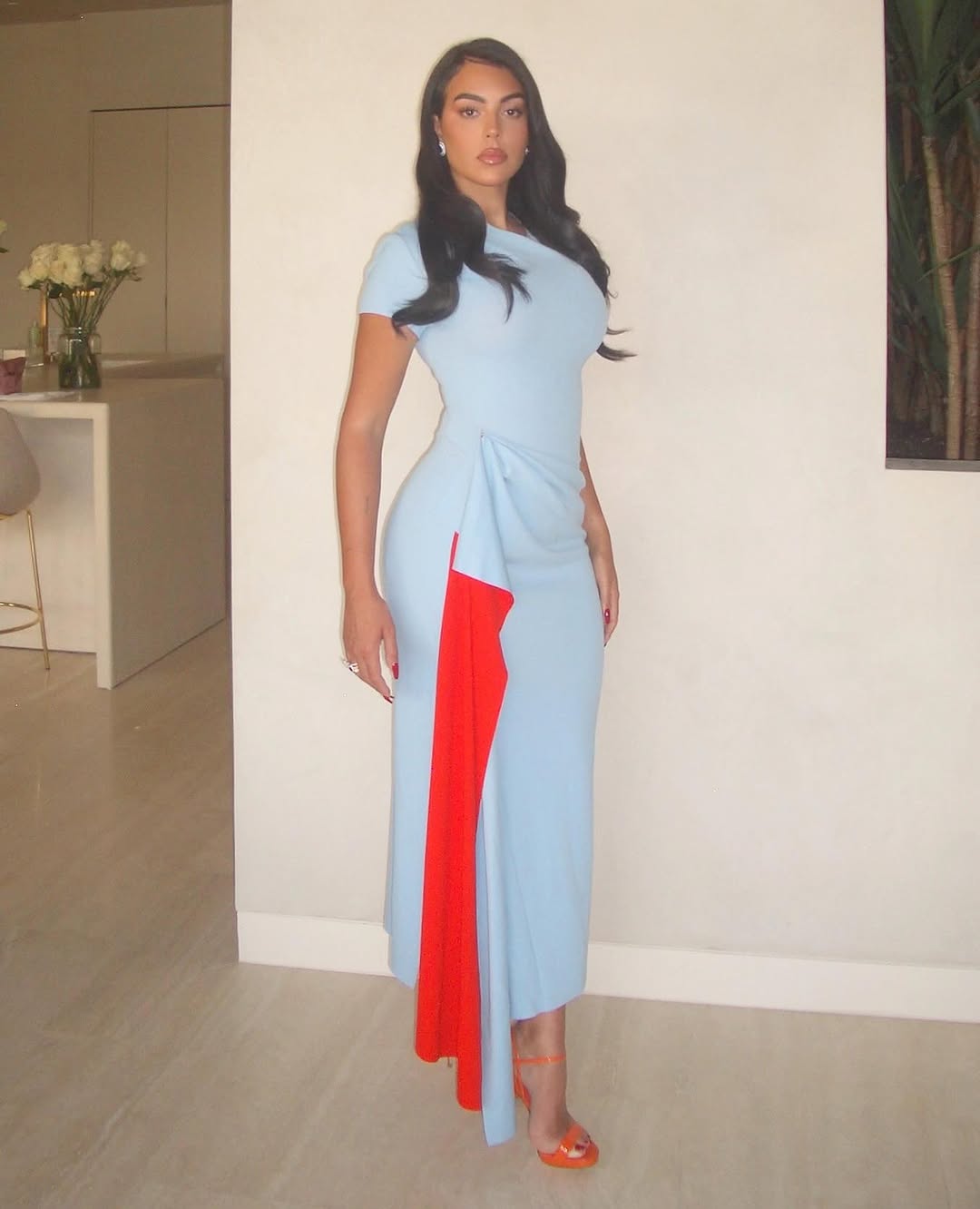 Georgina Rodríguez: así es el lujoso look con el que ha ido a misa
