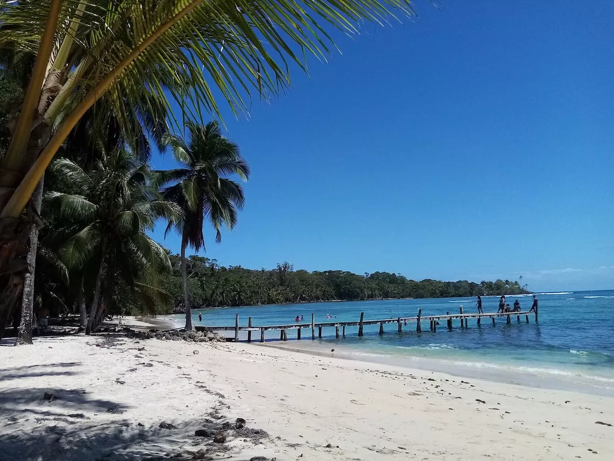 Lara Álvarez Hostal Panamá Playas