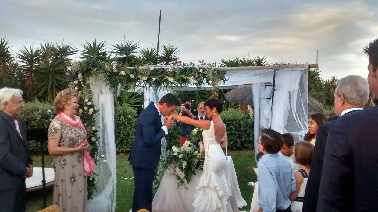 Alonso Caparrós y Angélica Delgado el día de su boda.