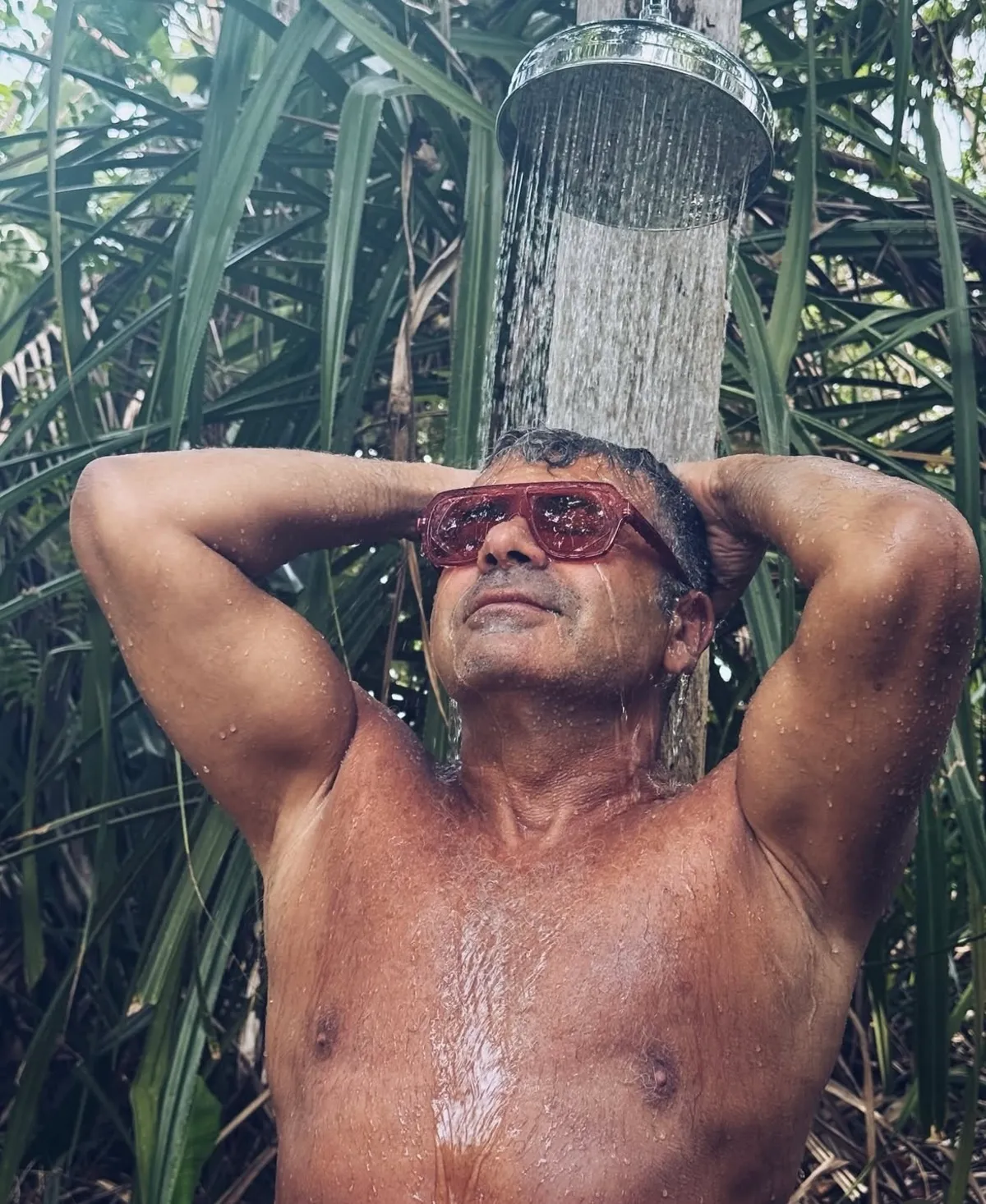 Jorge Javier celebrando sus 55 años en Tailandia