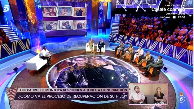 Escassi en el plató de De viernes, en un plano general