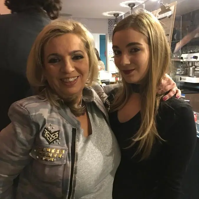 Carmen Borrego junto a su hija, Carmen Almoguera.