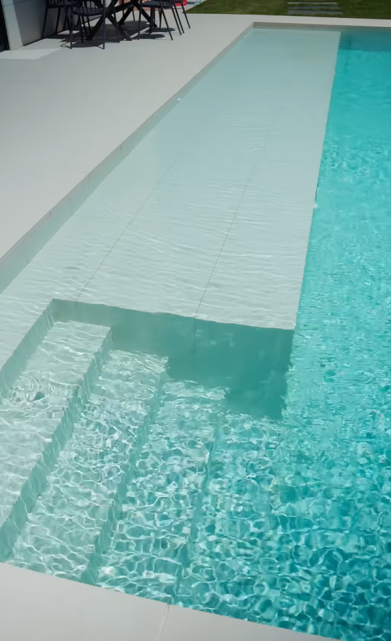 Violeta Mangriñán enseña su nueva mansión en Madrid: de estilo nórdico y piscina infinita