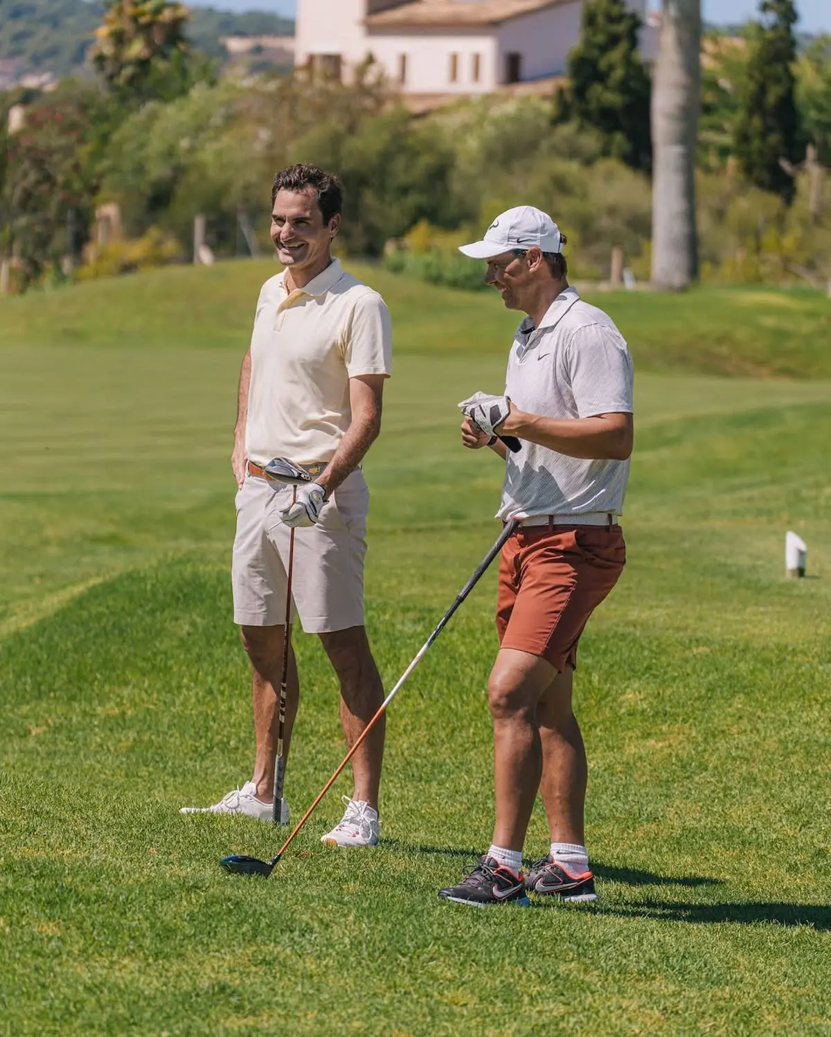 Nadal y Federer jugando al golf 2
