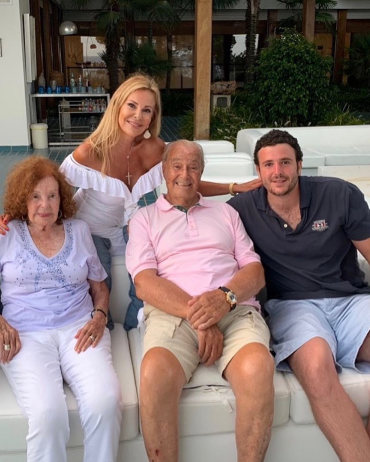 Ana Obregón en El Manantial, su casa de Mallorca.