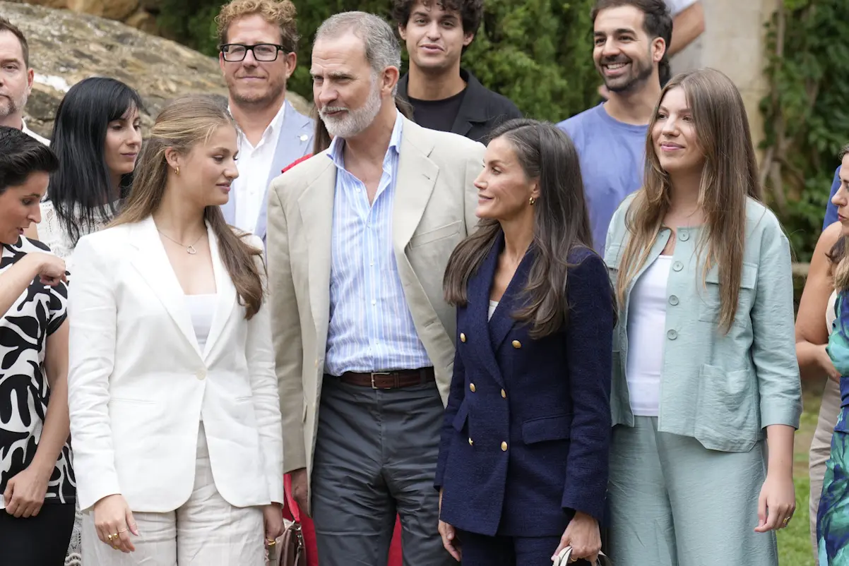 La princesa Sofía y la infanta Leonor visitan Fundación Nando y Elsa Peretti