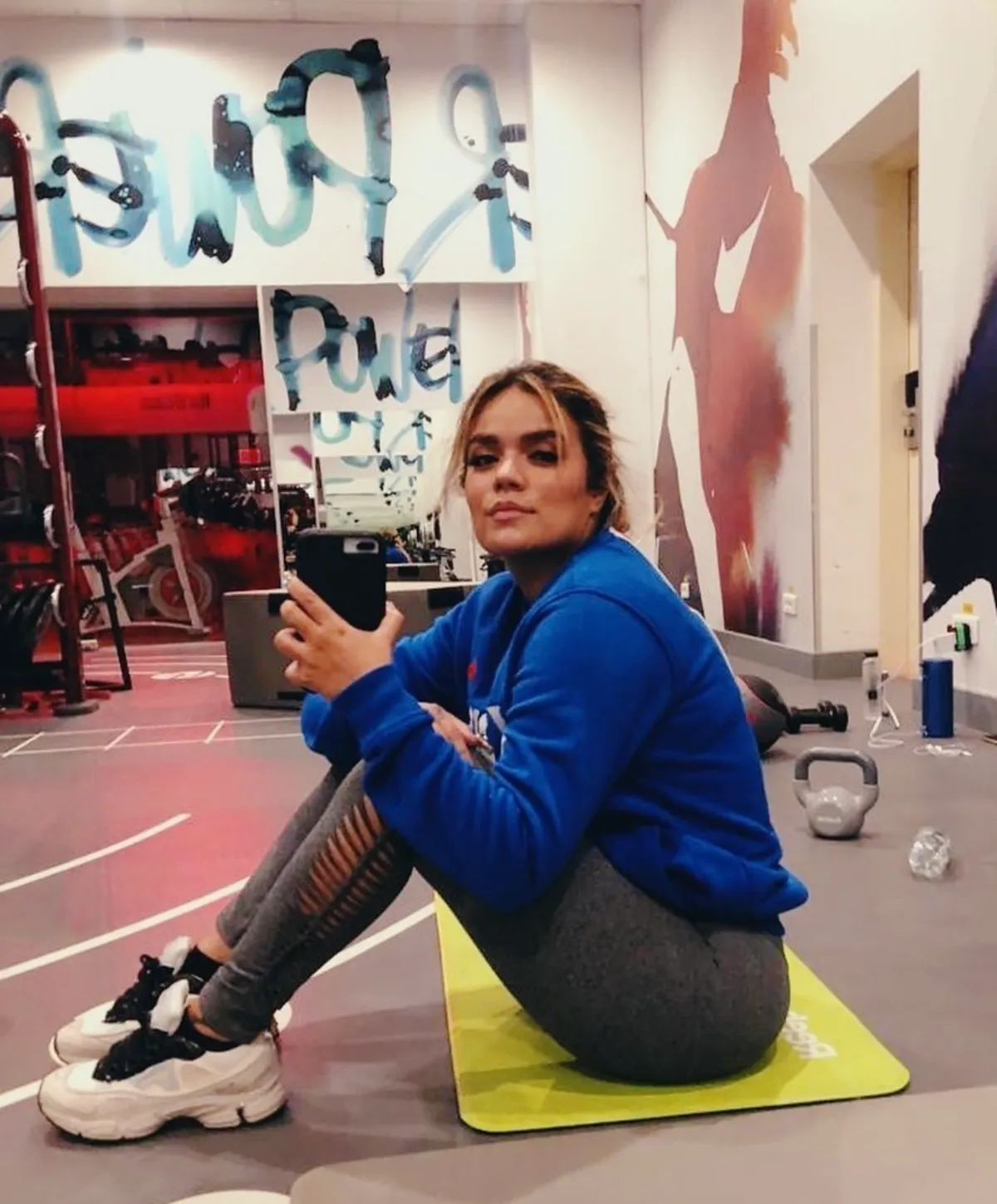 Karol G entrenando
