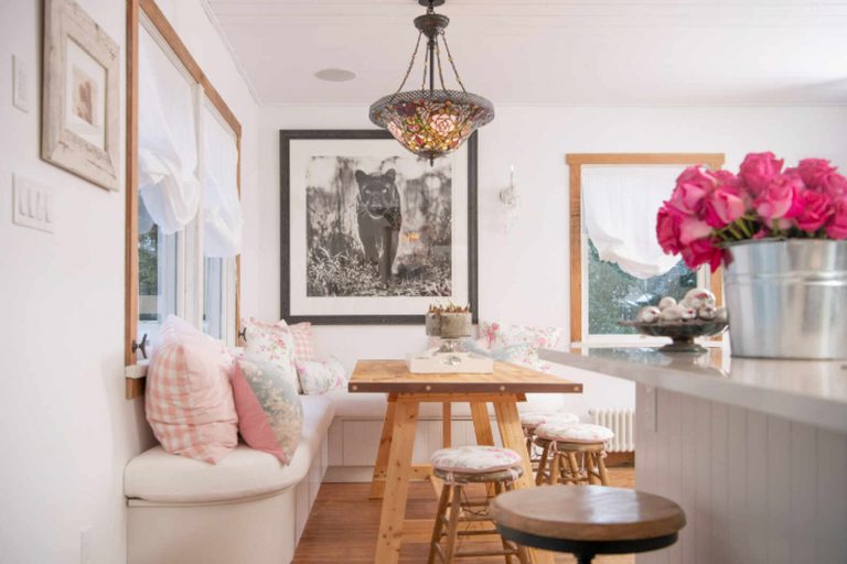 Pamela Anderson presume de hogar en Canadá: una casa rústica con huerto y jardín espectacular