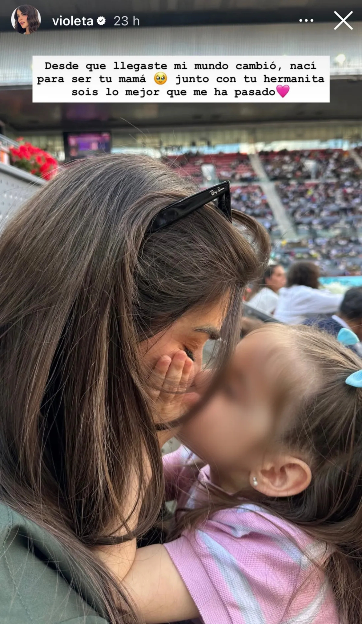 Redes sociales de Violeta Mangriñán