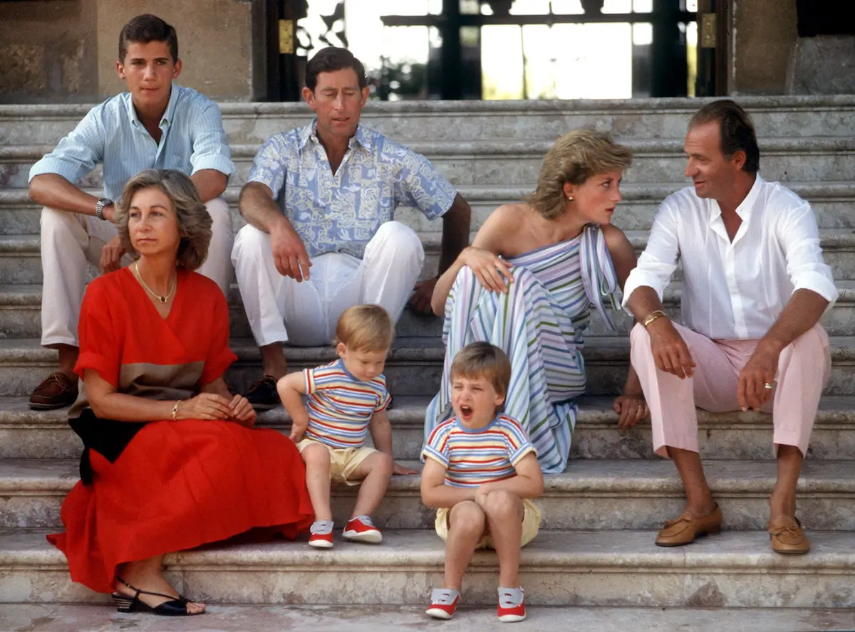 PRINCIPES CARLOS Y DIANA DE GALES EN MARIVENT CON REYES JUAN CARLOS Y SOFIA
