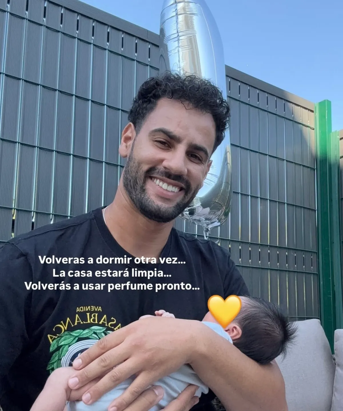 Asraf con el pequeño Cairo