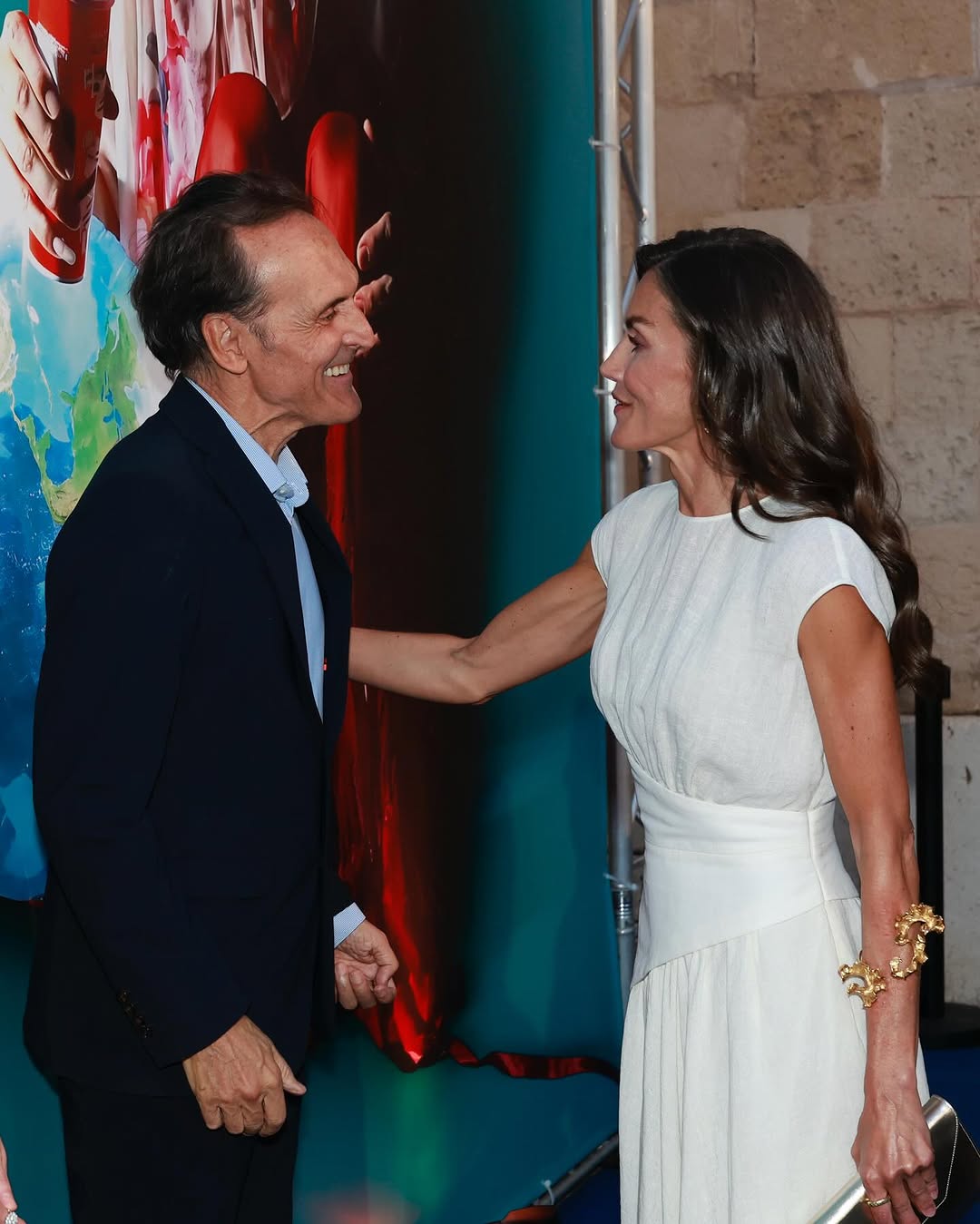 Letizia arrasa con una original joya de 320 euros