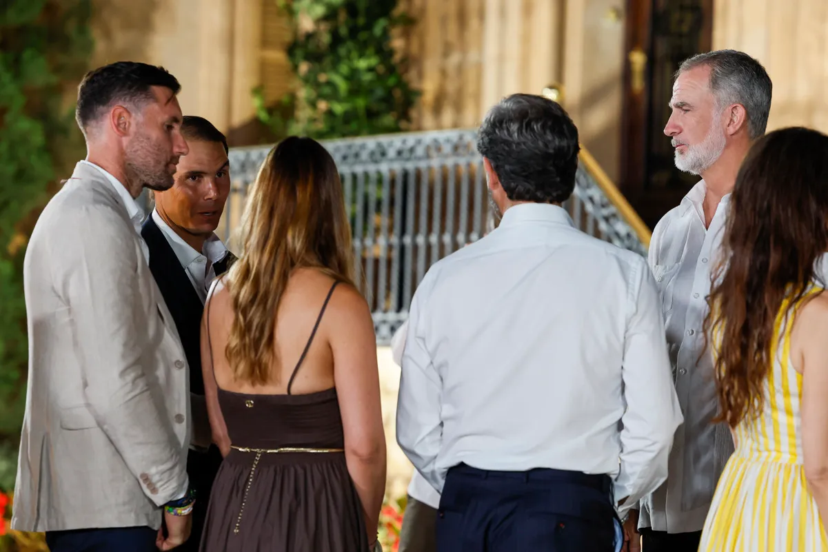 Los reyes Felipe VI y Letizia ofrecen la tradicional recepción a las autoridades de Baleares en Marivent