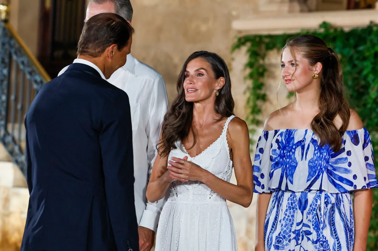 Los reyes Felipe VI y Letizia ofrecen la tradicional recepción a las autoridades de Baleares en Marivent