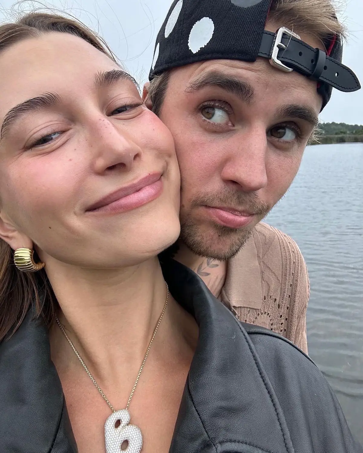 Hailey y Justin selfie
