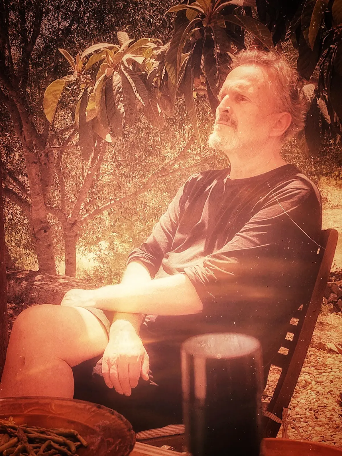 Miguel Bosé descansando