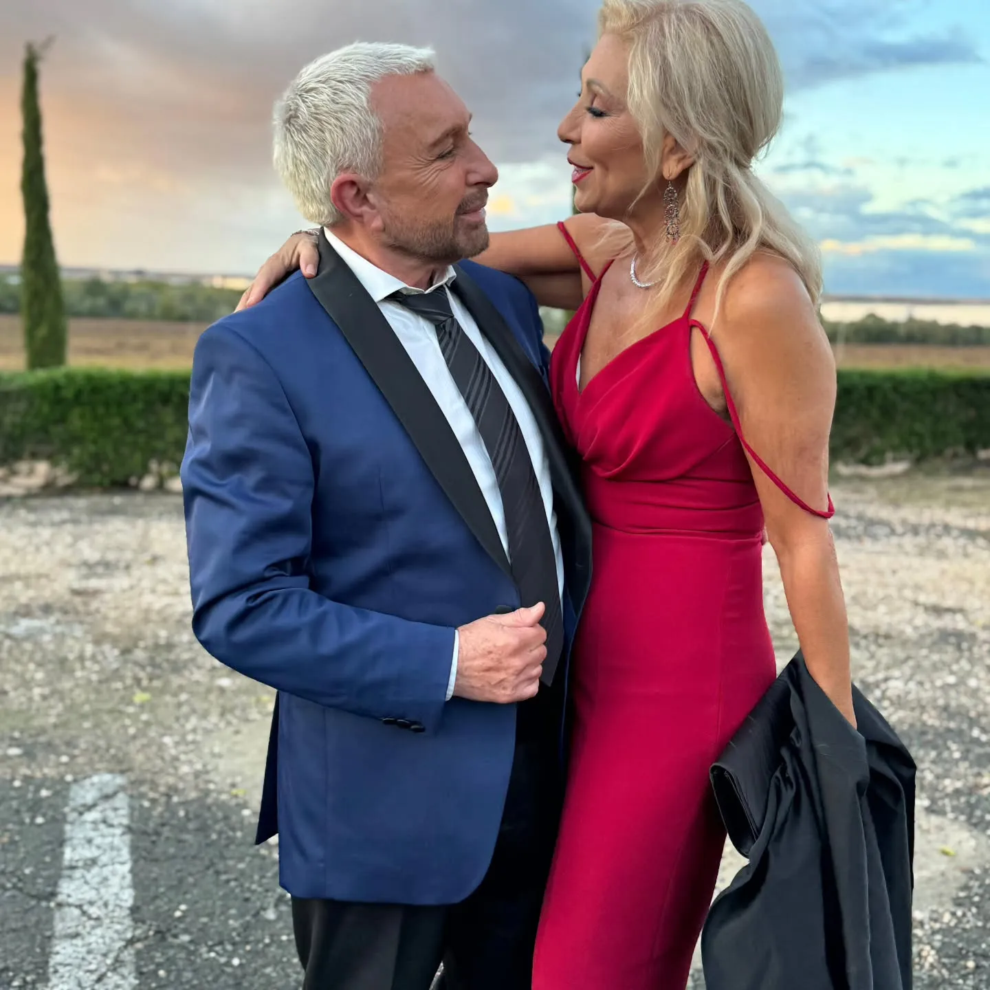 José Manuel Parada junto a Jenny Llada, enemiga de Bárbara Rey, en la boda de Ángel Cristo Jr.