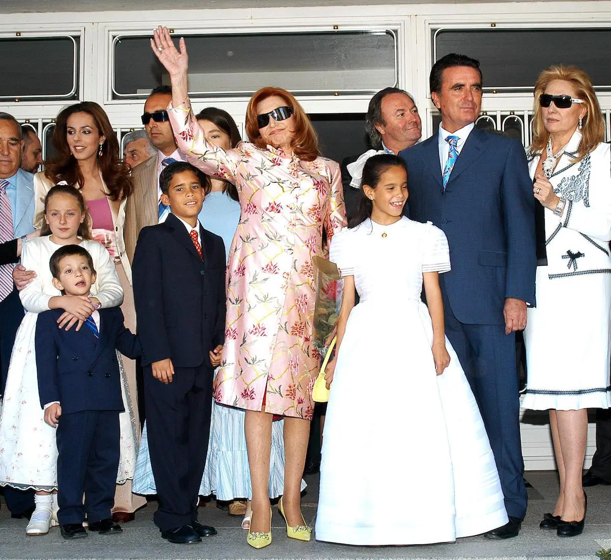 Gloria Camila y José fernando de pequeños con su familia
