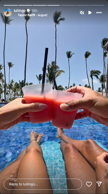 Luitingo acompañado de una chica en Punta Cana.