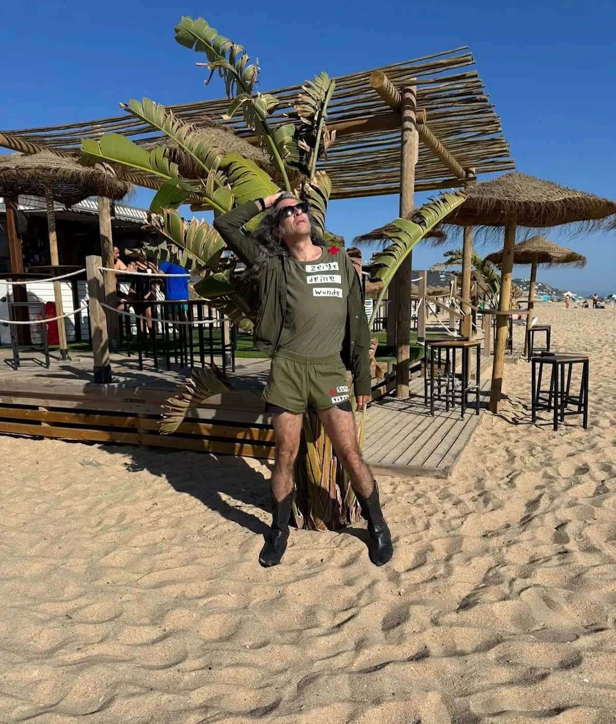 Mario Vaquerizo en la playa 1