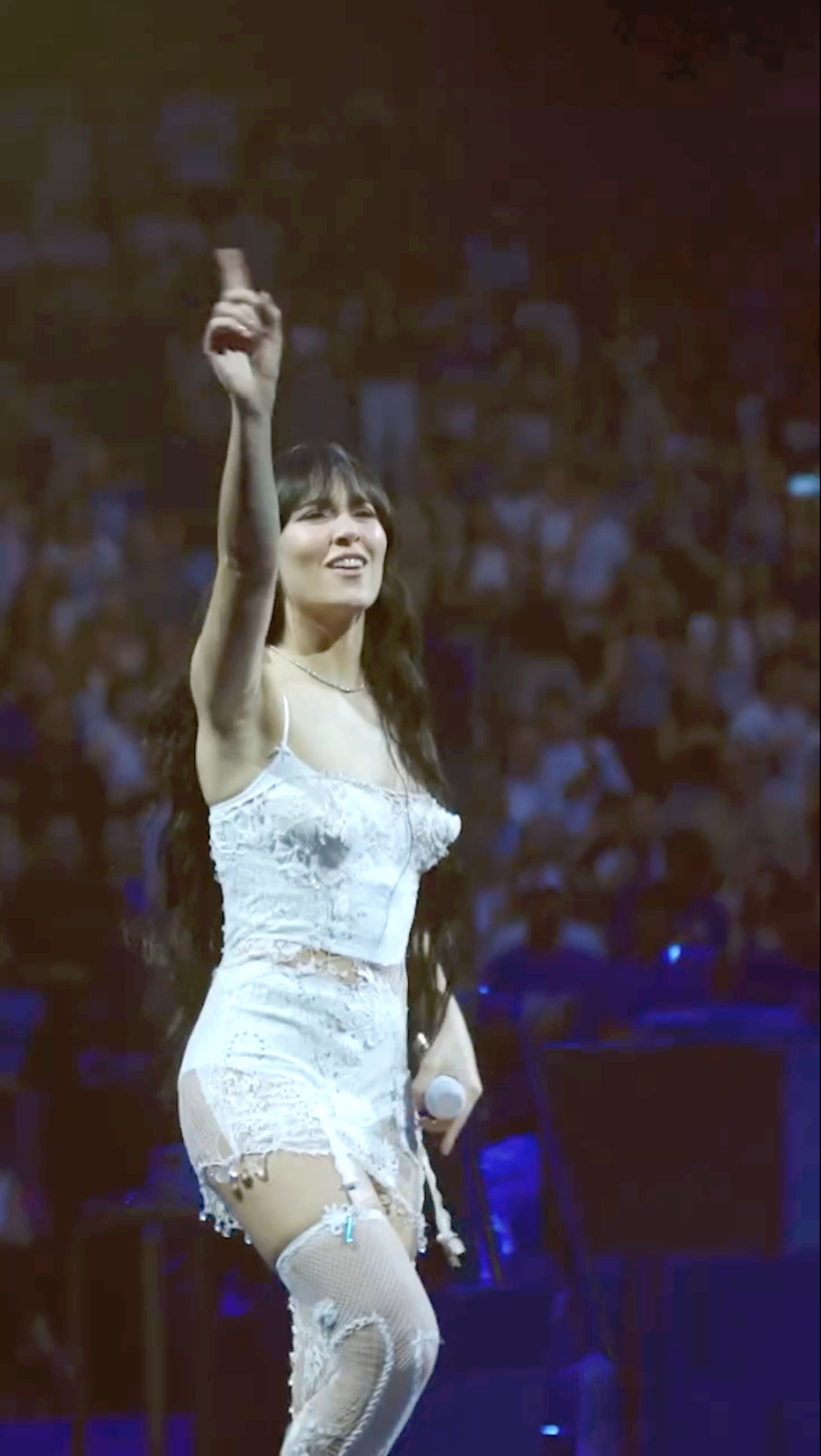 Aitana cantando