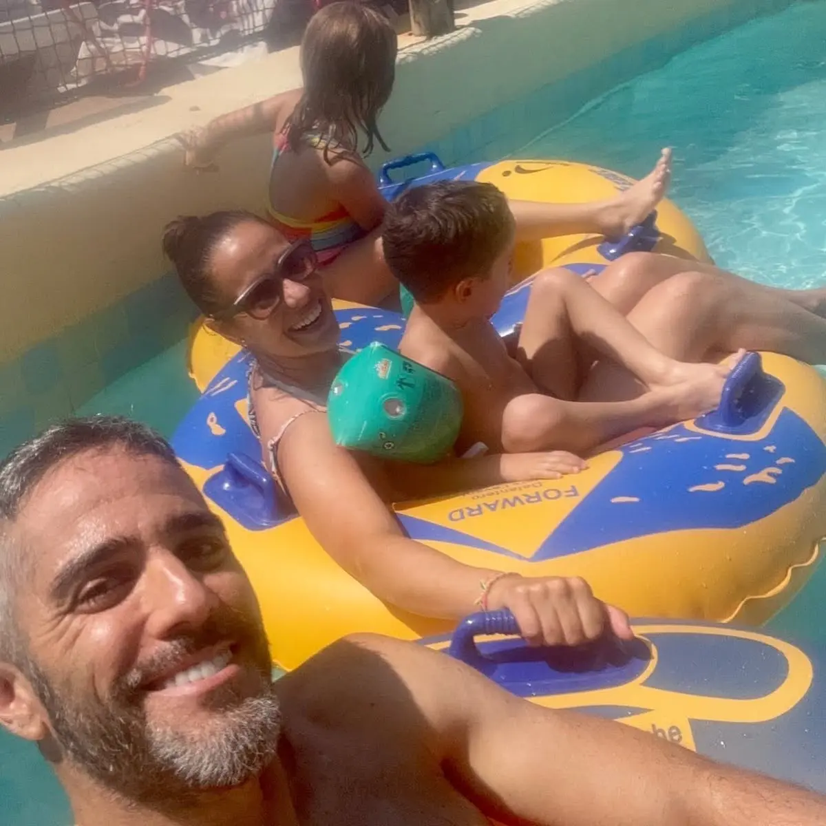 ROBERTO LEAL Y FAMILIA