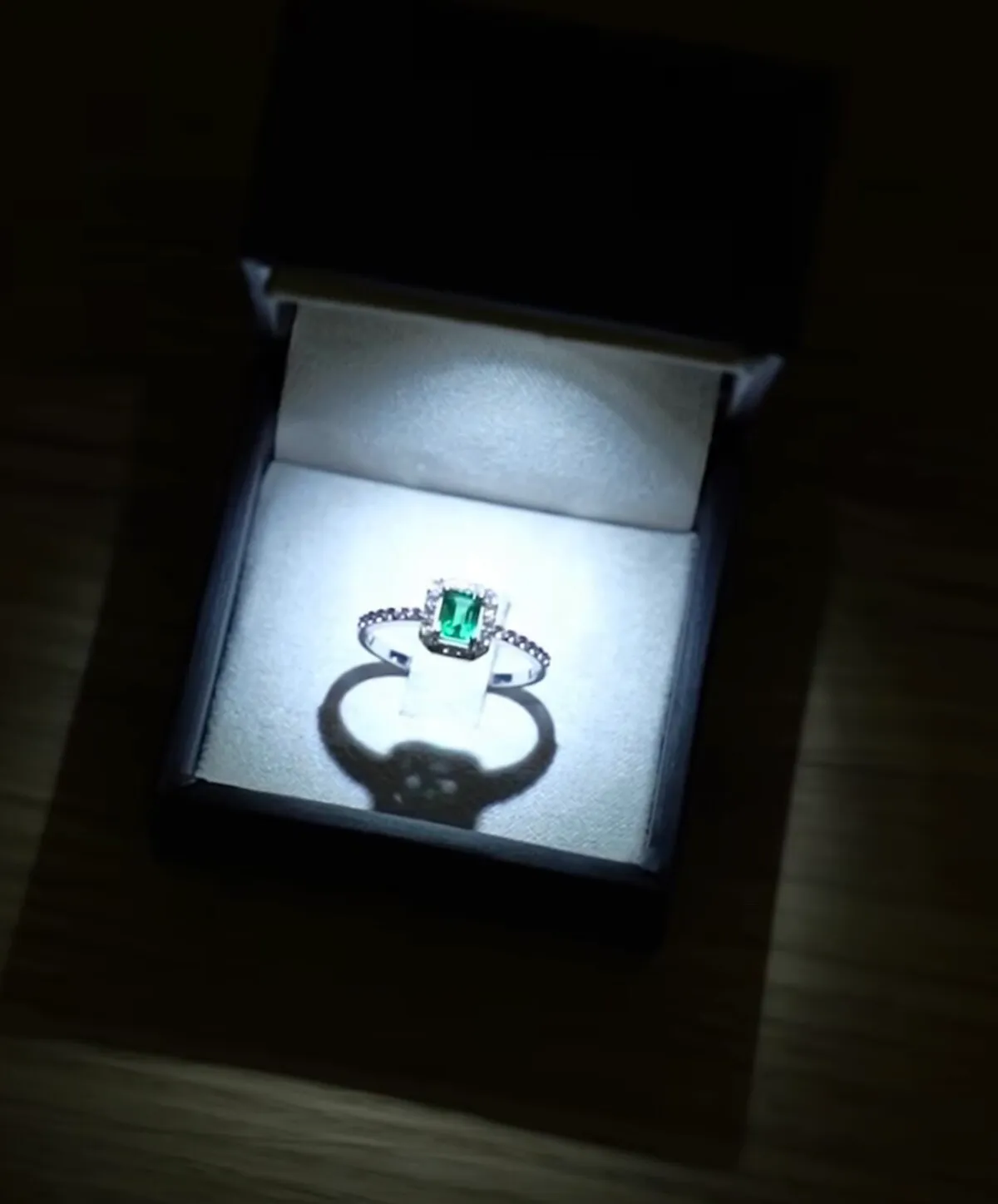 El precioso anillo de pedida de Marieta