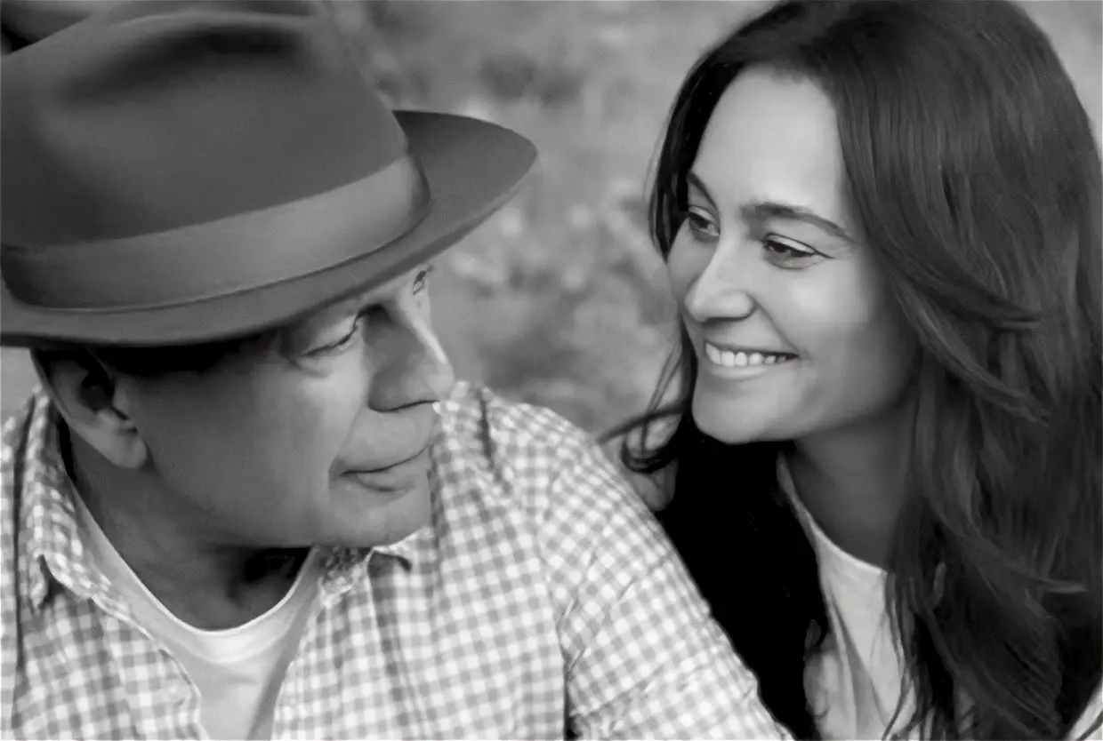Bruce Willis con su pareja Emma.