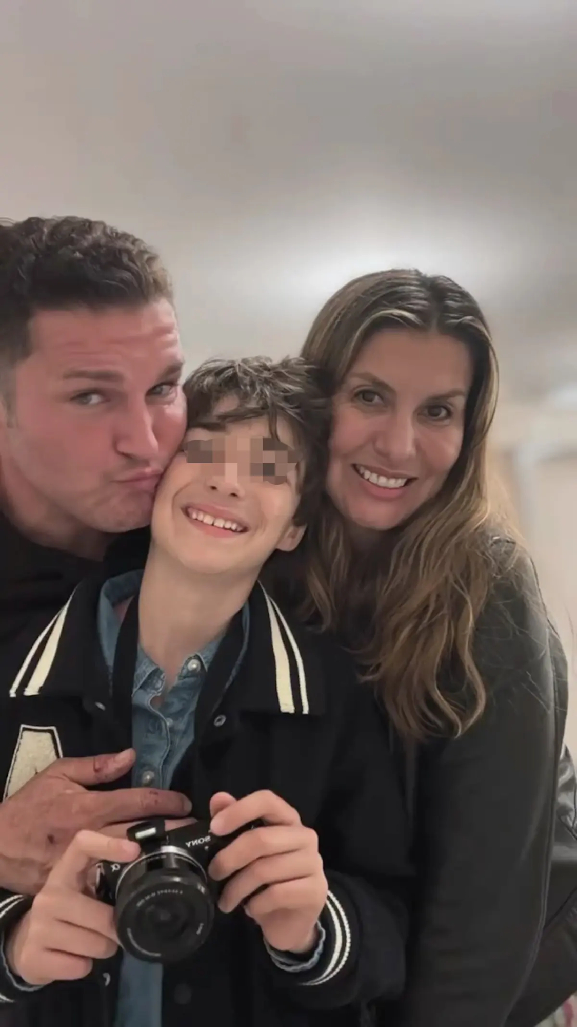 Manu Tenorio y su familia 2