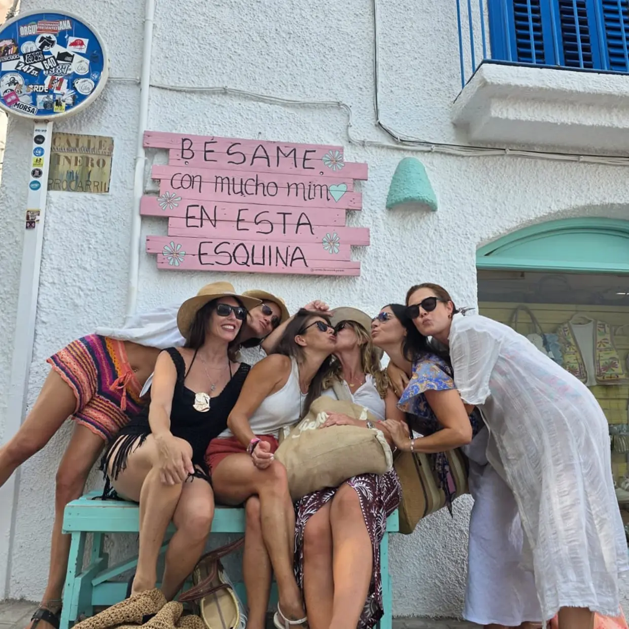 Isabel Jiménez de vacaciones con amigas en Almería